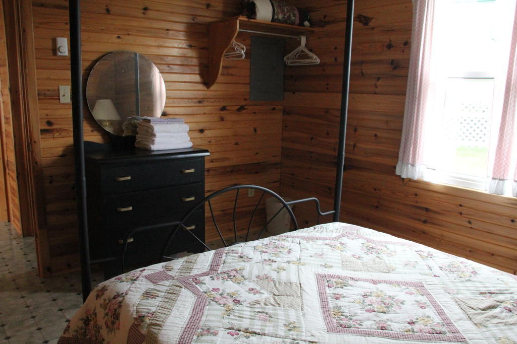 Chalets Grand Pre Cottages North Rustico Room photo
